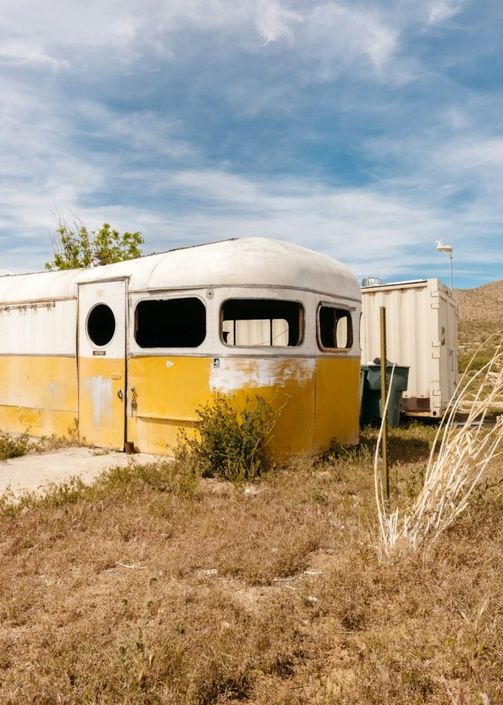 white-vehicle-house-udt24mnuhok